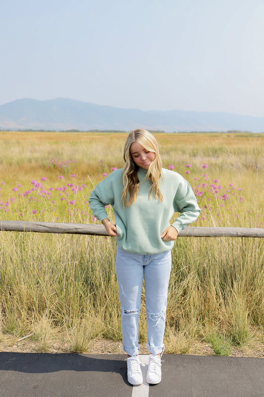 Chill Girl Pullover