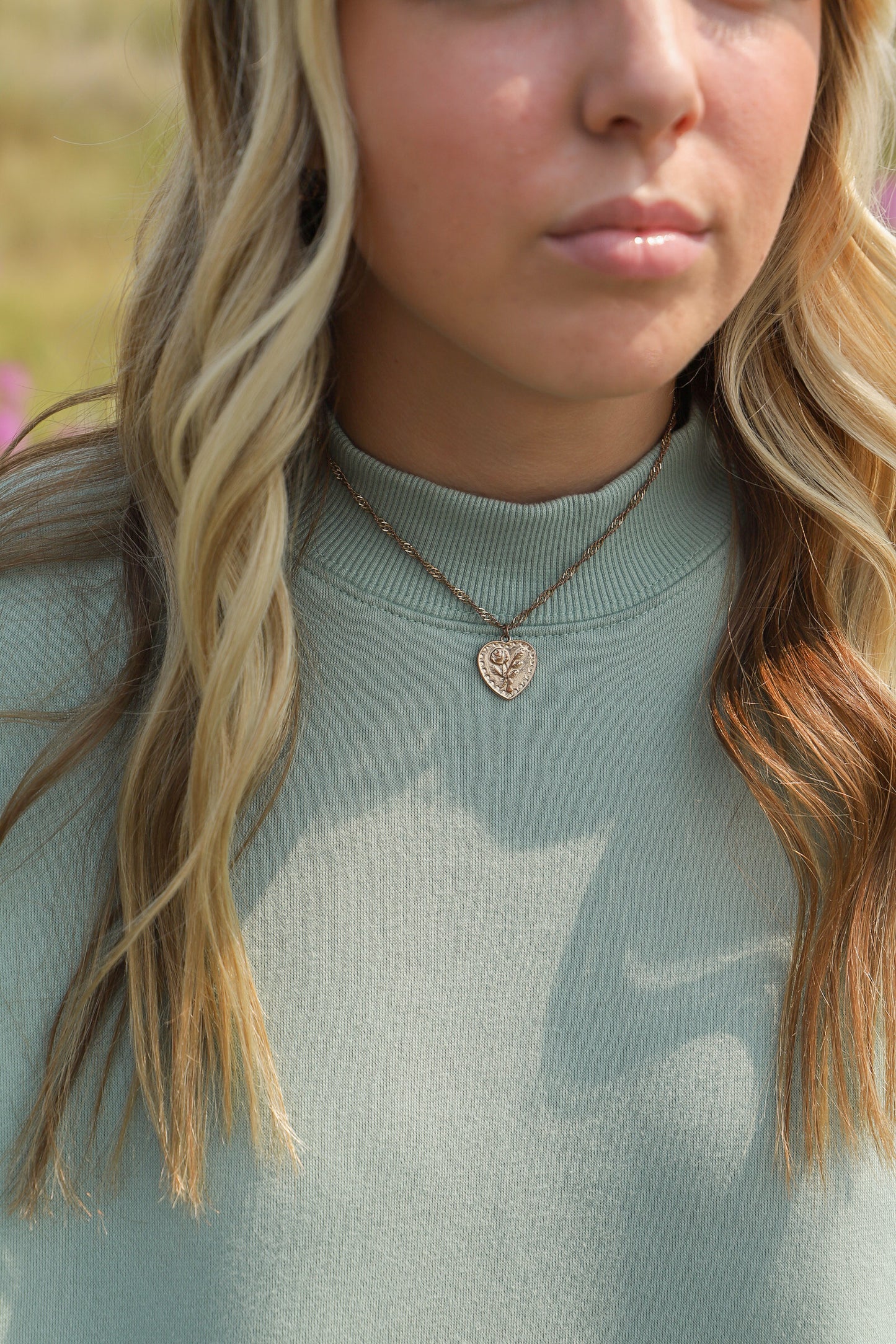 Chill Girl Pullover
